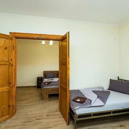 Levendula Apartmanhaz Feriehus Eger
